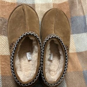 Ugg. Size 9, Never been worn!